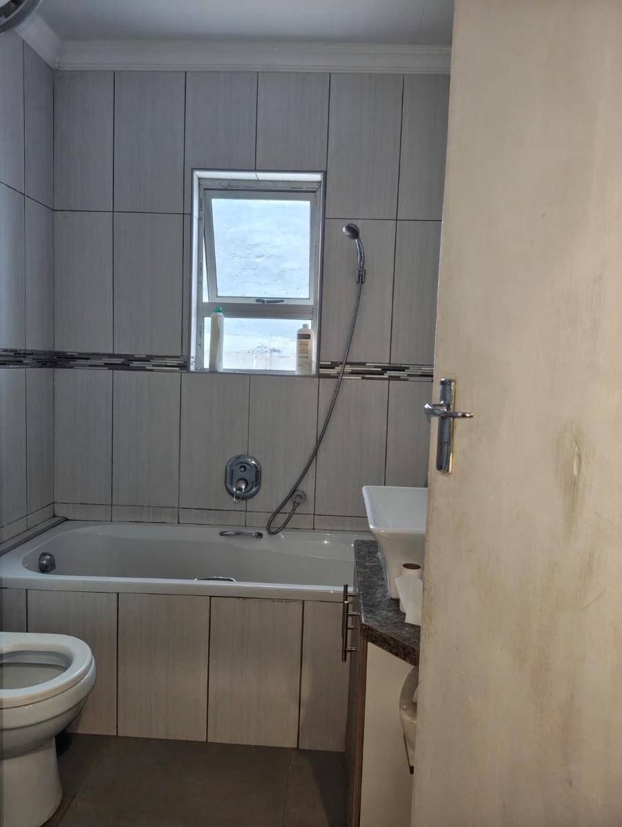 2 Bedroom Property for Sale in Devon Park Western Cape